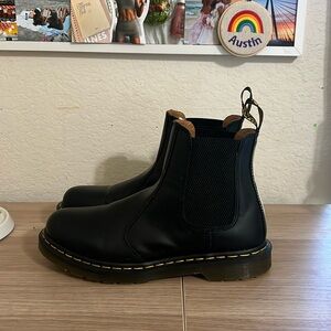 Women’s Dr. Marten Chelsea Boots